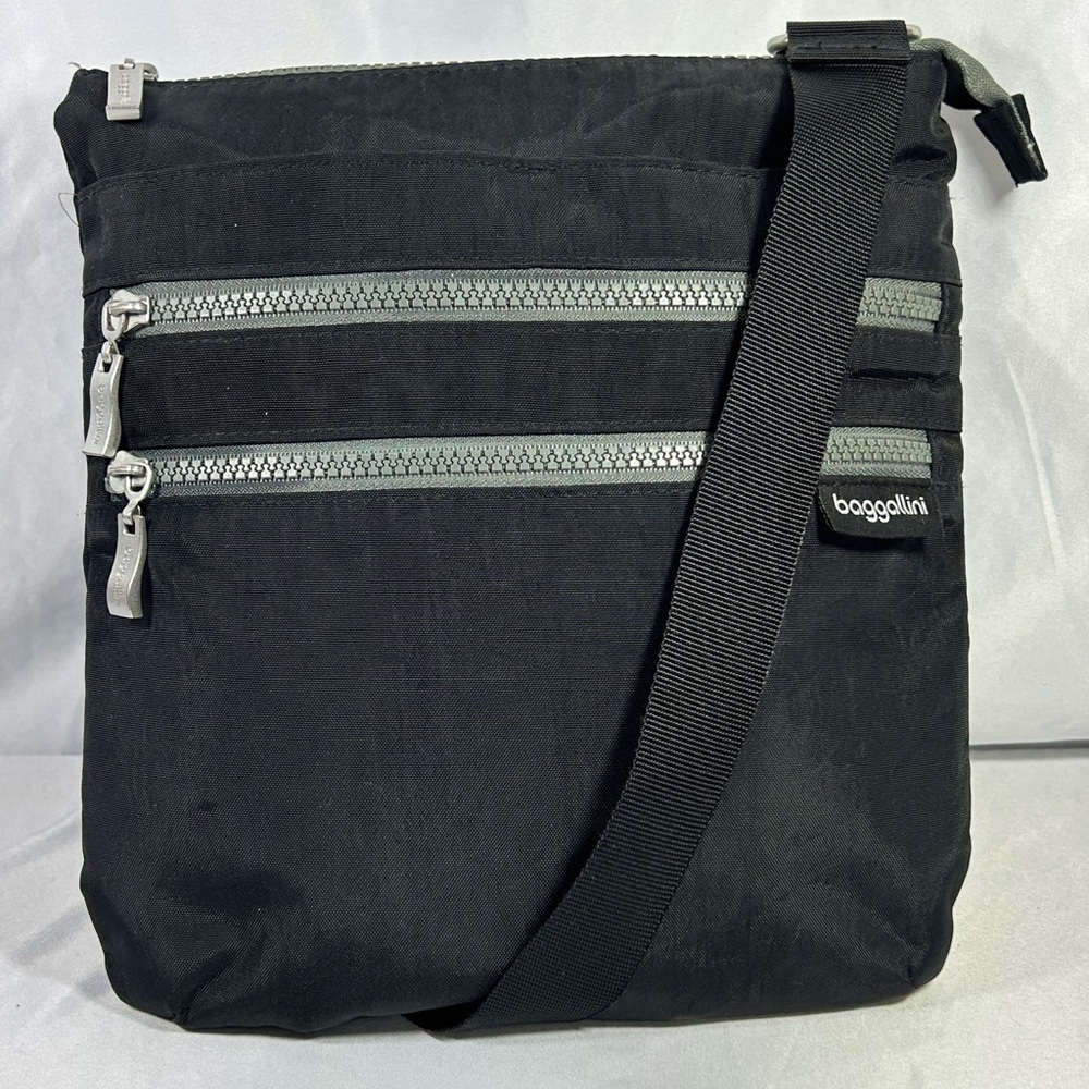 Baggallini Comrade Crossbody 3 Zip Travel Shoulder Bag Black